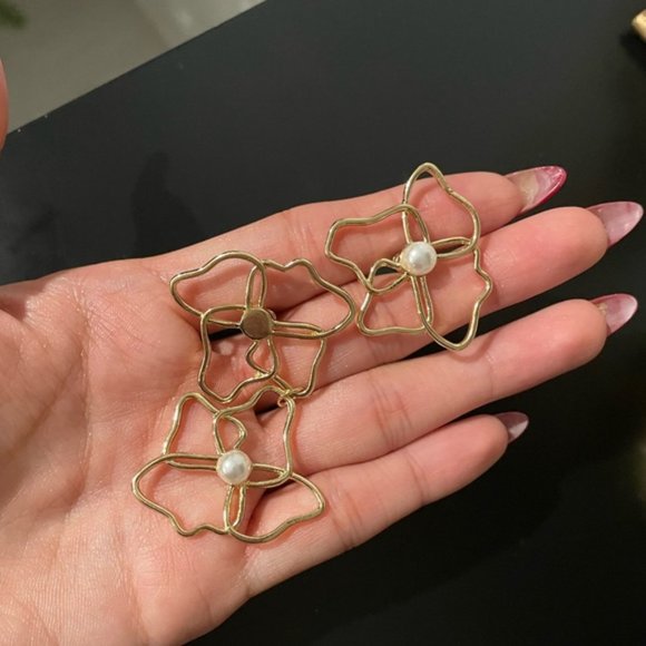 ♥ Flower Asymmetrical Earrings♥ - Picture 9 of 9